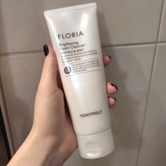floria brightening foam cleanser