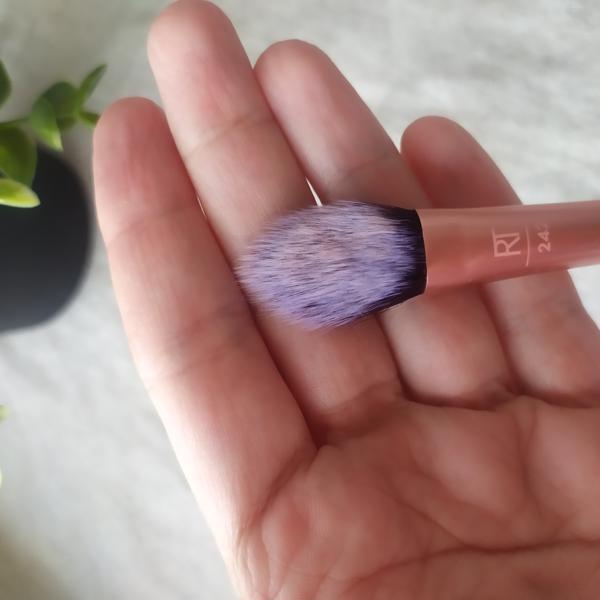 Real Techniques Brightening Concealer Brush review — TODAY