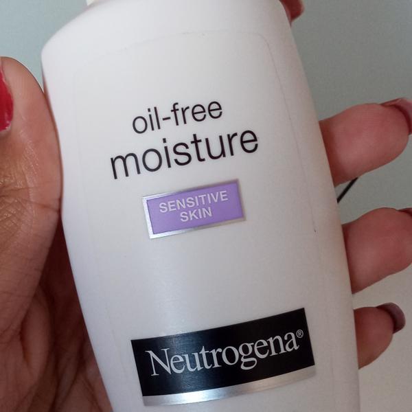 Oil free moisture neutrogena sensitive skin para que deals sirve