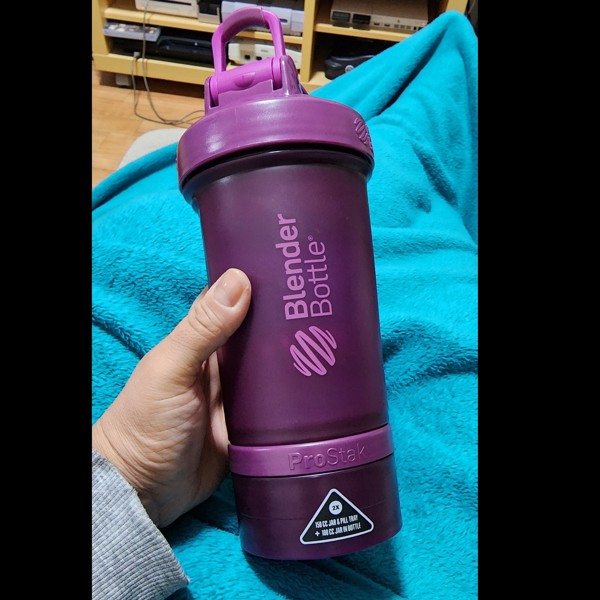 Blender Bottle Prostak Review: Is This Shaker Bottle Any Good? 