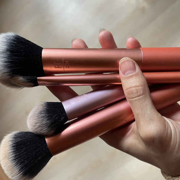 Real Techniques Brightening Concealer Brush review — TODAY