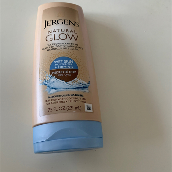 Jergens Natural Glow Wet Skin Moisturizer, In-shower Self Tanner Body  Lotion, Medium To Tan Tone - 7.5 Fl Oz : Target