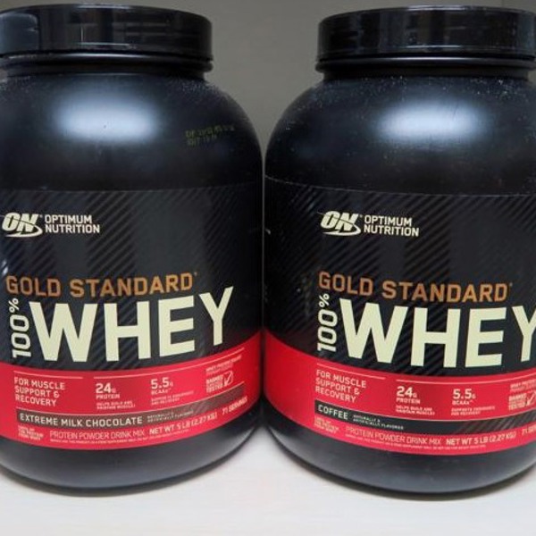 Optimum Nutrition Gold Standard 100% Whey Protein Powder, Extreme Milk  Chocolate, 5 Pound & BlenderBottle Classic Shaker Bottle Perfect for  Protein
