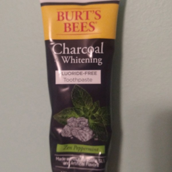 Burt's bees deals charcoal toothpaste