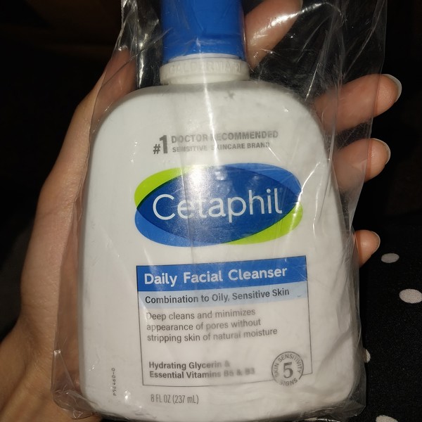 Cetaphil Daily Facial Cleanser for Normal to Oily Skin 8oz (237ml