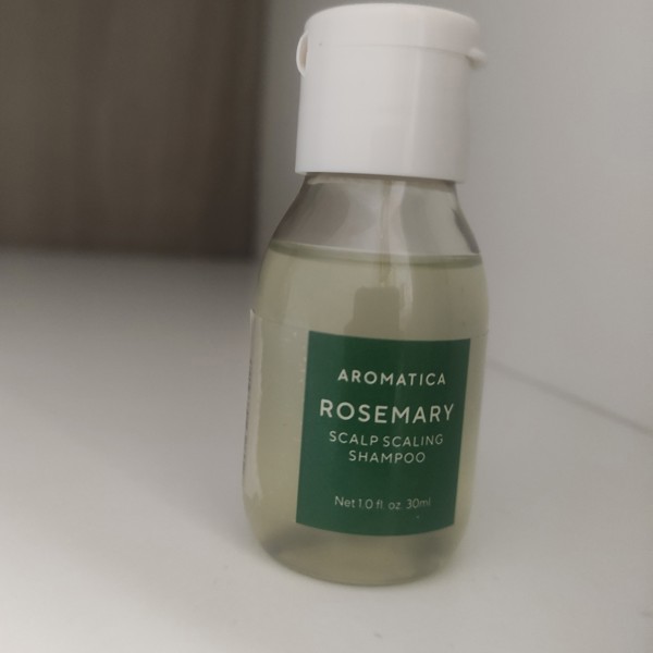 Review  Aromatica Rosemary Scalp Scaling Shampoo – Simply Saima