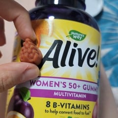Alive! Gommes premium pour femmes, Multivitamines, Raisins, cerises,  myrtilles américaines et baies d'açaï, 75 gommes