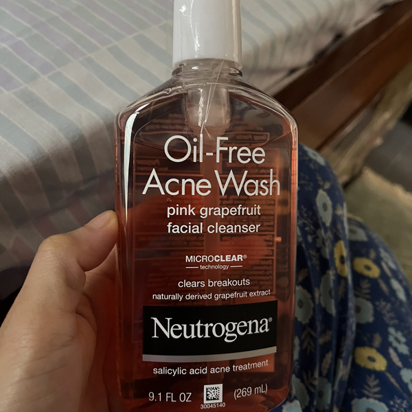 Neutrogena Oil Free Acne Face Wash with Salicylic Acid, 269 mL