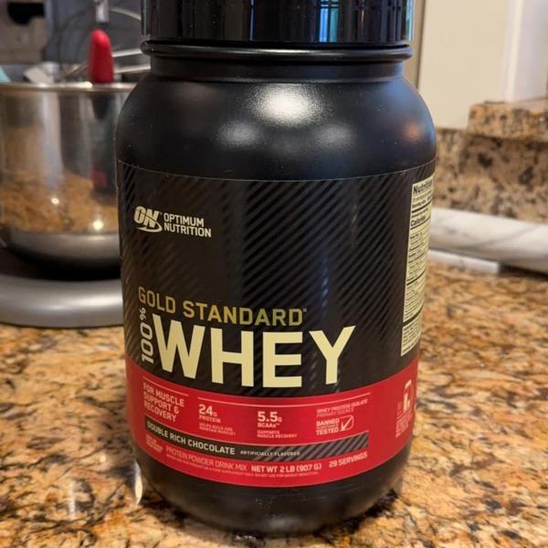 Optimum Nutrition Gold Standard 100% Whey Protein Powder, Extreme Milk  Chocolate, 5 Pound & BlenderBottle Classic Shaker Bottle Perfect for  Protein