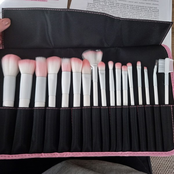 Brush Roll 17 Piece Collection